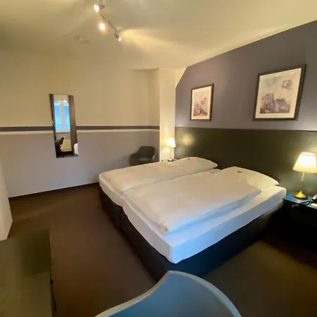 Oda ve Kahvaltı Kaiserswerth 3*